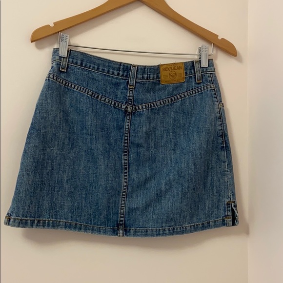 Roxy jeans skirt. Size. 5 women. - Picture 4 of 9